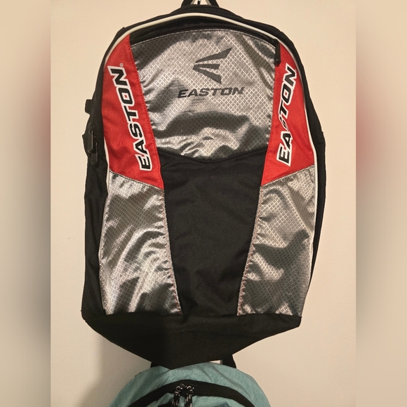 2 Backpacks - Picture 3 of 9